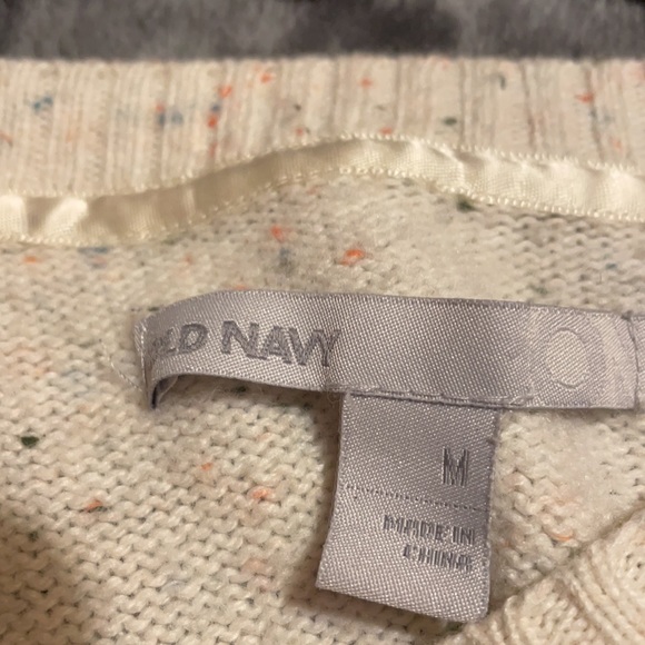 White old navy sweater - Picture 3 of 3